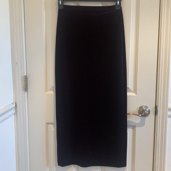 Cache Dresses & Skirts - Cache y2k Vintage Velvet long Skirt in deep Burgundy XS